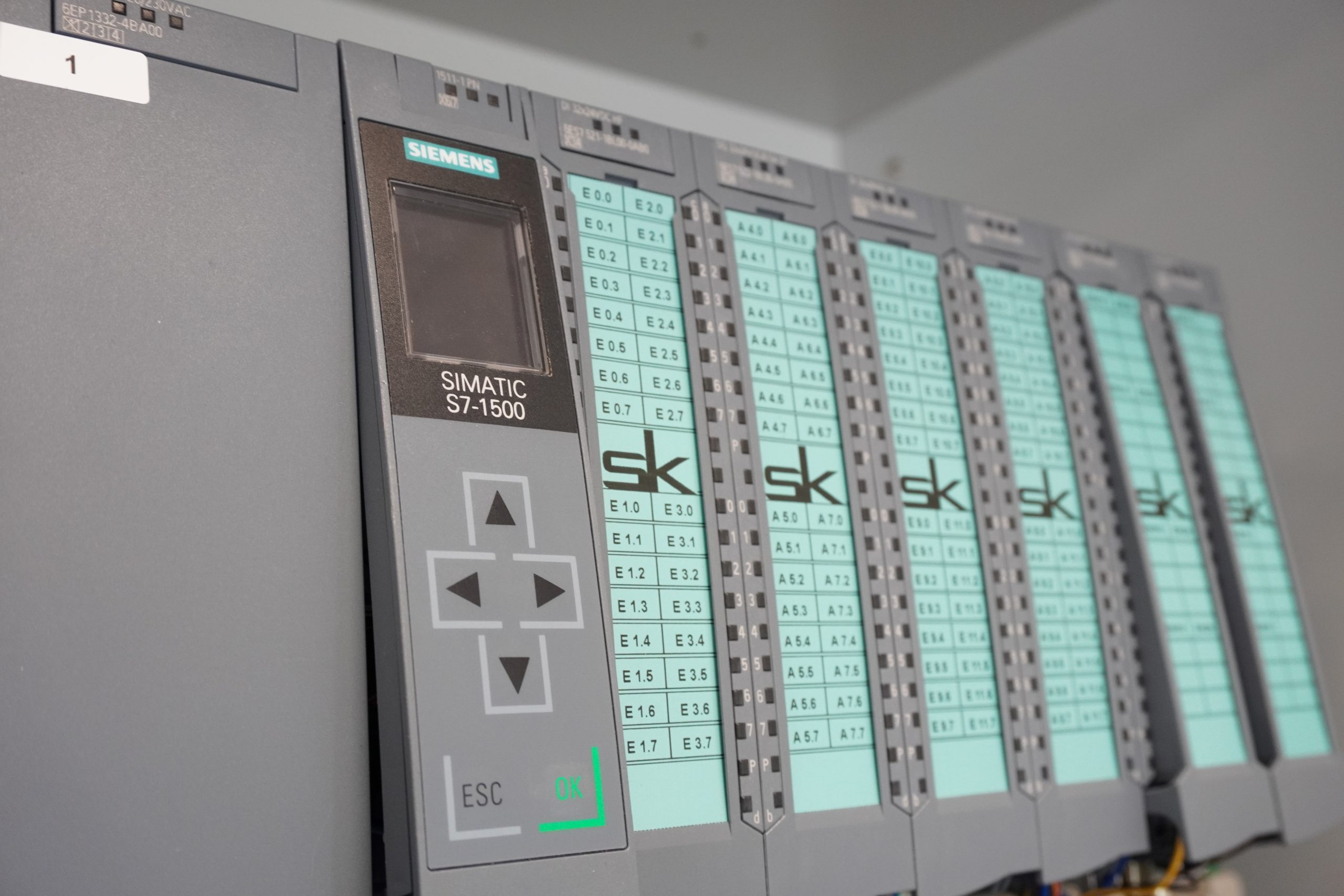 Die S7-1500 Modell ist der beliebte Nachfolger der S7-300 Baureihe